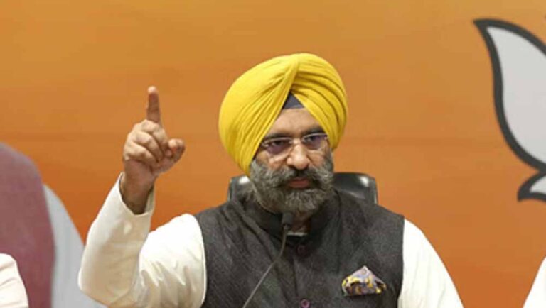 दिल्ली में सख्ती का दौर: 800 फैक्ट्रियां सील, PUCC के बिना पेट्रोल-डीजल नहीं मिलेगा