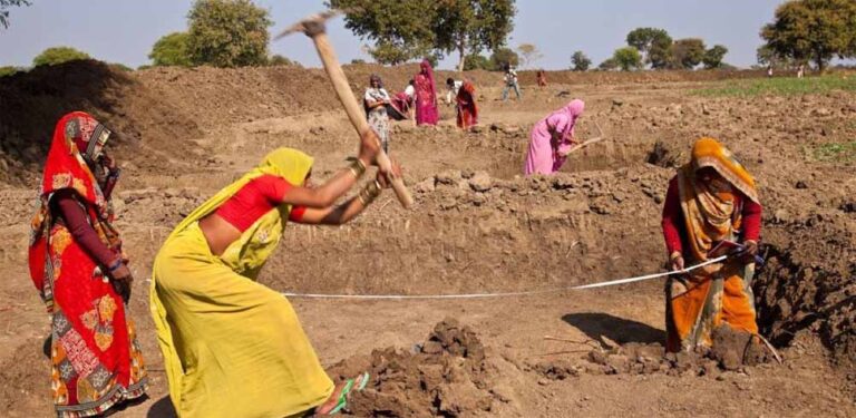 केंद्र के फैसले से नाराज़गी, मनरेगा को लेकर गांवों में तेज हुआ विरोध आंदोलन