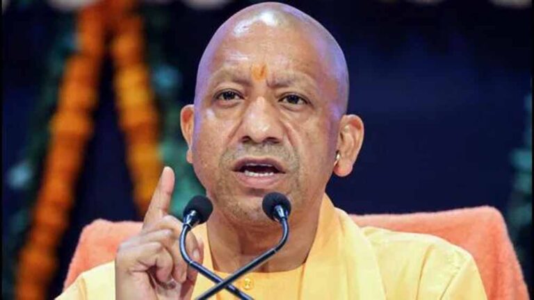 मुख्यमंत्री योगी आदित्यनाथ ने महामना मदन मोहन मालवीय व महाराजा बिजली पासी को भी किया याद