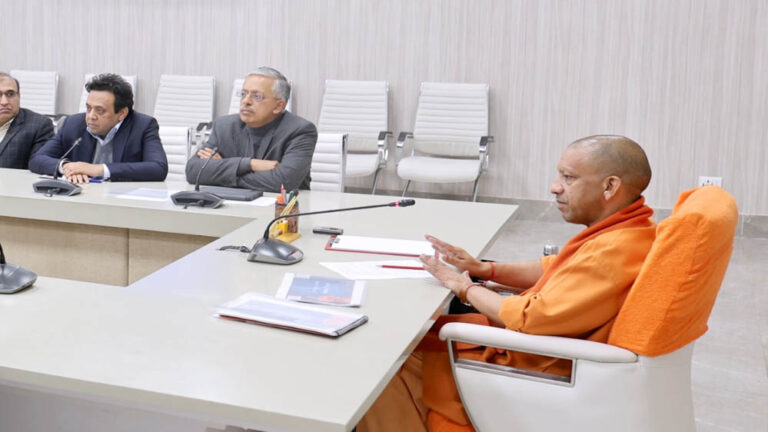 मुख्यमंत्री का बयान: आत्मनिर्भर यूपी के लिए ग्राम पंचायतों की भूमिका अहम, उत्सव भवन का उपयोग बिना भेदभाव के सिर्फ मांगलिक कार्यों में हो