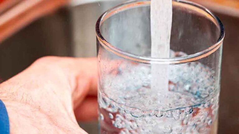 अब प्यास नहीं सताएगी: बुरहानपुर के सरकारी स्कूलों में RO का शुद्ध पानी उपलब्ध