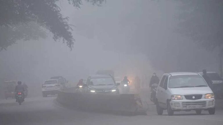 मध्यप्रदेश में ठंड का तूफान, 25 शहरों में पारा 10° से नीचे, खजुराहो में 3.6°; 15 जिलों में कोहरा, ग्वालियर-चंबल में ठंडी हवाओं से हालात बिगड़े