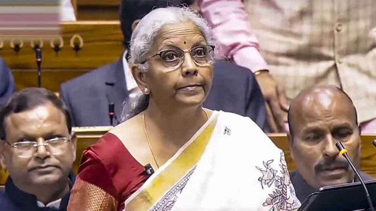 बजट की खास बातें: टैक्सपेयर्स और मिडिल क्लास के लिए फायदे और नए फैसले