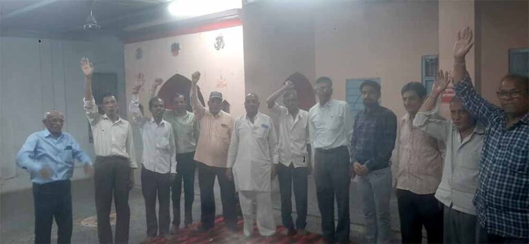 माँ मोटी माता परिसर में ताप्ती–नर्मदा रेल लाइन को लेकर बैठक संपन्न हुई