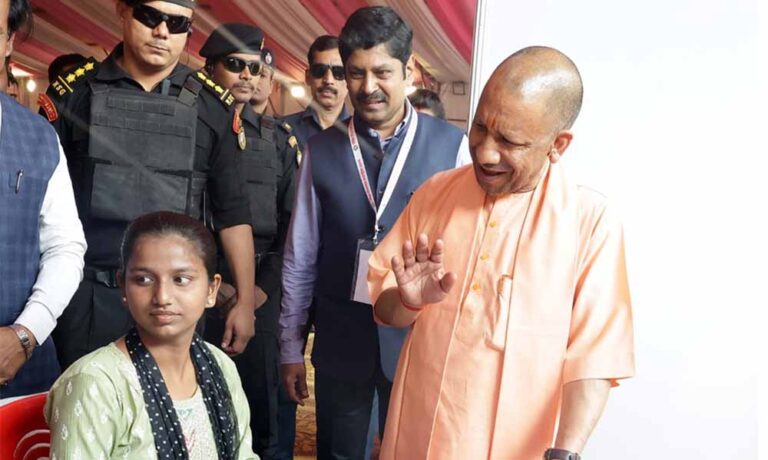 यूपी में योगी के समर्थन में महिलाओं की आवाज, उद्यमी और पुलिसकर्मियों ने कहा— ‘प्रदेश की शान’