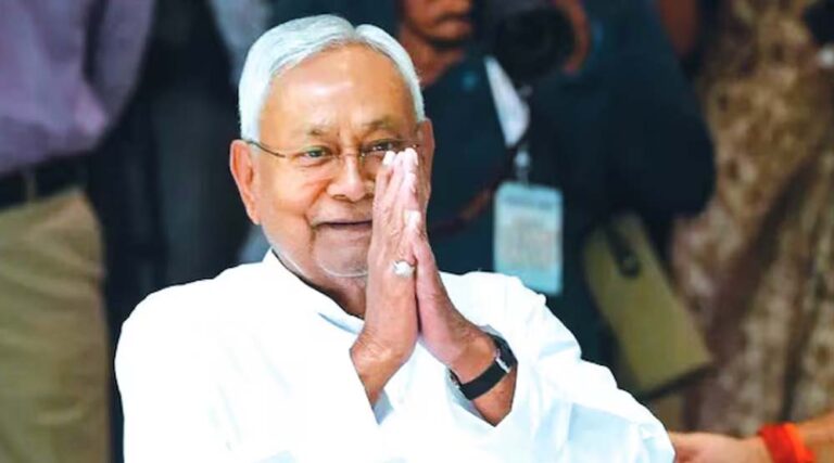 नीतीश का इस्तीफा और नई सरकार की तैयारी, बीजेपी किसे बनाएगी सीएम, ये है सबसे बड़ा सवाल