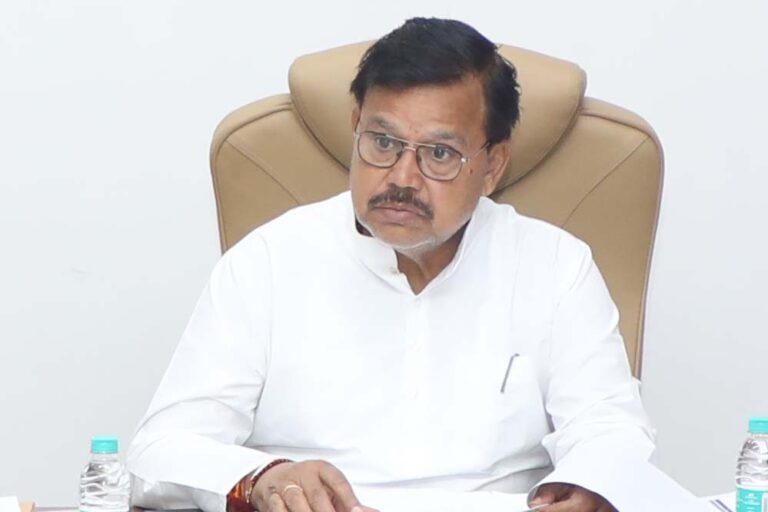 पाँचों बिजली कंपनियों को ऊर्जा मंत्री तोमर का आदेश: स्वीकृत पदों पर भर्ती शीघ्र करें