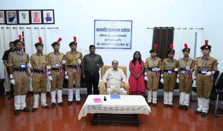 रेडक्रॉस टीम ने राज्यपाल से की मुलाकात, जनसेवा गतिविधियों पर हुई सकारात्मक बातचीत