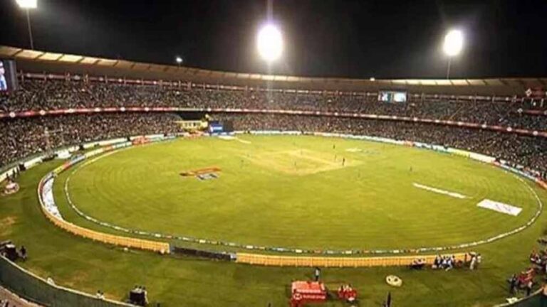 रायपुर में होगा बड़ा मुकाबला: RCB और KKR मैच के टिकट की बिक्री शुरू