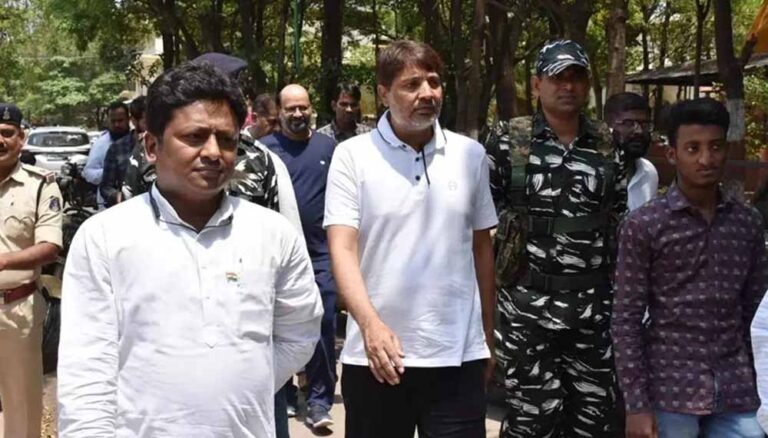 ‘आर्थिक अपराध अर्थव्यवस्था के लिए खतरा’, हाईकोर्ट ने Anwar Dhebar को नहीं दी राहत