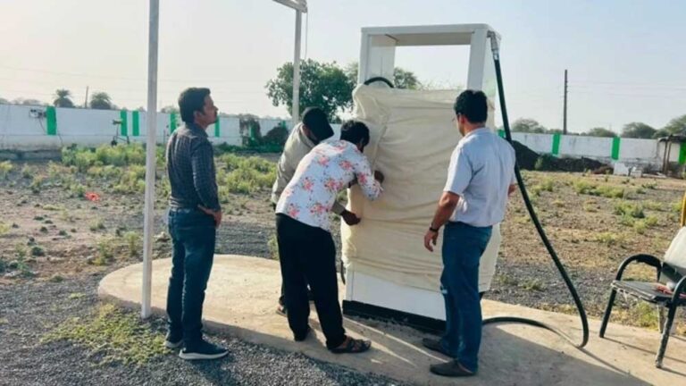 प्रशासन और खाद्य विभाग की संयुक्त कार्रवाई से मचा हड़कंप