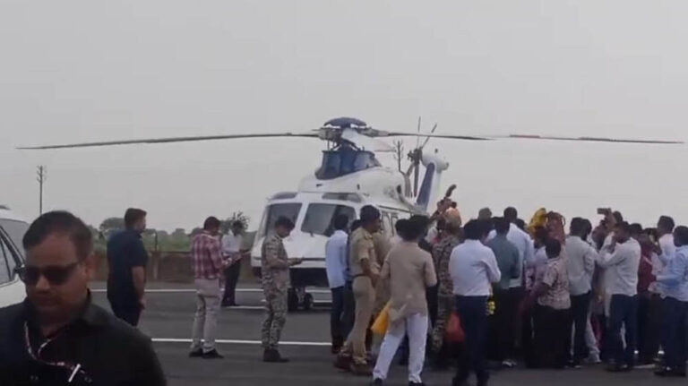 Bhind News: ड्रोन की वजह से रुकी CM के हेलीकॉप्टर की उड़ान, हेलीपैड पर सुरक्षा में चूक की जांच तेज