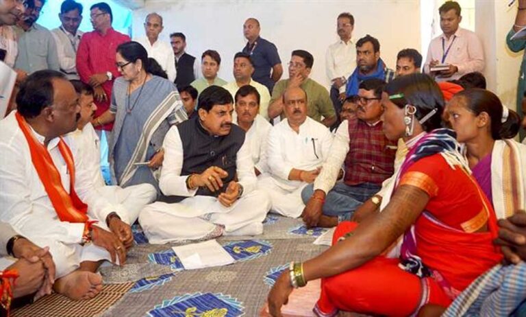 CM डॉ. यादव का बड़ा संकल्प: नक्सल प्रभावित गांवों तक पहुंचेगा तेज विकास और बुनियादी सुविधाएं