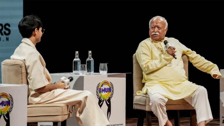 युवाओं को रिझाने में जुटा राष्ट्रीय स्वयंसेवक संघ: मोहन भागवत का नया दांव, Gen-Z और राजनीति का बदला समीकरण